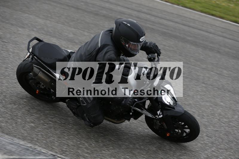 /Archiv-2025/10 23.04.2025 Cornu Master School ADR/rot-rouge/40